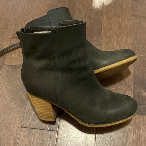 Ralph Lauren • Denim & Supply Mariella Leather Booties - Picture 2 of 9